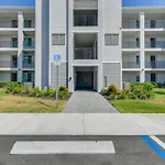 Balcony And Golf Course View Venice Condo With Perks!