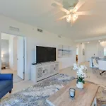 Balcony And Golf Course View Venice Condo With Perks!
