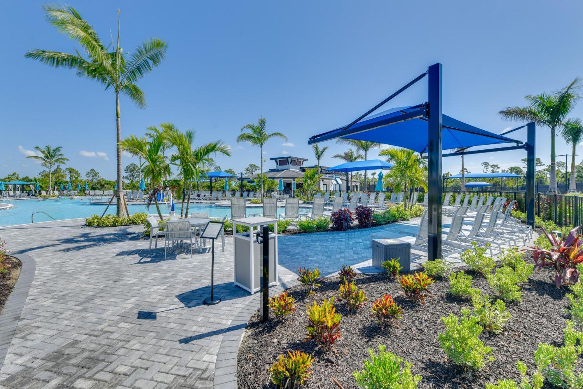 Balcony And Golf Course View With Perks! * Venice